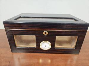 lot 23556 image: Guevara Wooden Cigar Humidor with Glass Top and Hygrometer