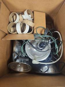 lot 23571 image: Heat Lamps and Electronic Lot
