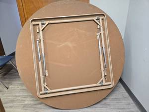 lot 23573 image: Round Folding Wood Grain Table
