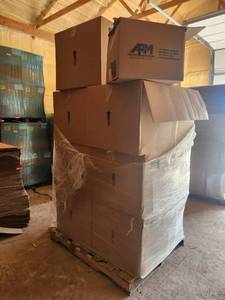 lot 23588 image: Large Plastic Storage Container with Handle