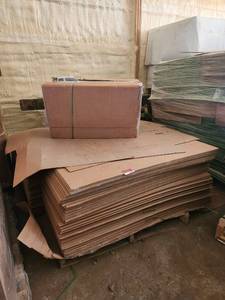 lot 23595 image: Large Lot of Corrugated Cardboard Sheets and Moving Boxes