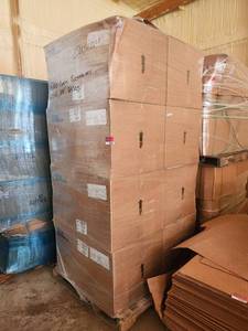 lot 23596 image: Warehouse Pallet Lot of Plastic Container