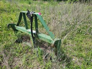 lot 23610 image: John Deere Bail Spike