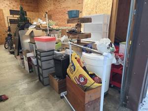 lot 24928 image: Mixed Household Goods Including Decor, Furniture, Cookware and More