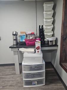 lot 24929 image: Bakers Mark Bins, Cambro Storage Containers, Cooling Racks and More