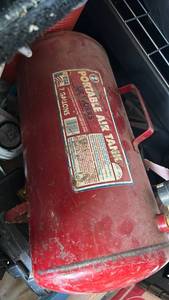 lot 355 image: 7 Gallon Portable Air Tank Compressor Tank