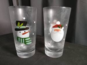 lot 40991 image: Christmas Holiday Drinking Glasses Set