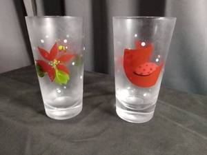 lot 40992 image: Christmas Holiday Drinking Glasses Set