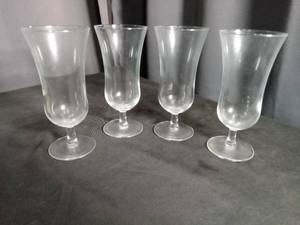 lot 40995 image: Clear Glass Hurricane Glasses Set of 4