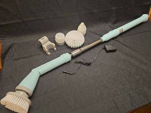 lot 40154 image: Electric Cleaning Brush Set with Multiple Attachments