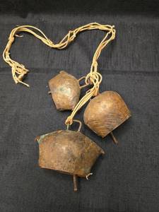 lot 40163 image: Set of Three Metal Animal Bells with Rope