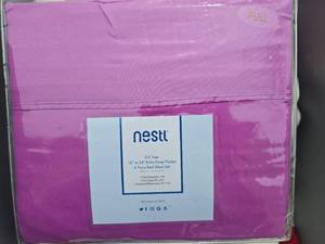 lot 40206 image: Nestl Full Size 4 Piece Bed Sheet Set Purple