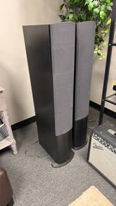 lot 103 image: Infinity home stereo tower speakers 44 in tall