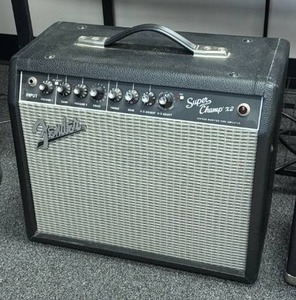 lot 104 image: Fender Super Champ X2 vintage modified tube amplifier