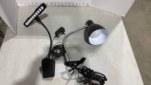 lot 1025 image: 2 clip lights
