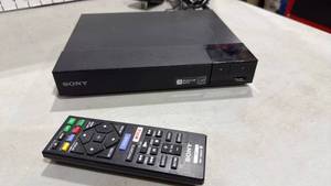 lot 1030 image: Sony Blu-rayDVD player with remote