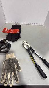 lot 1038 image: Or-Mo 14 inch bolt cutters and gloves