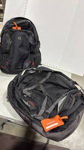 lot 1067 image: Volcano backpack and Osprey duffel bag