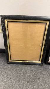 lot 1102 image: Picture frame with glass 25x20