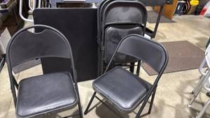 lot 1204 image: Costco padded card table with 5 padded chairs