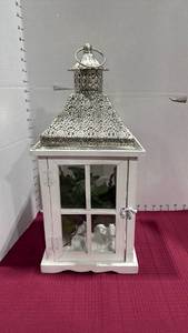 lot 2034 image: White and silver Moroccan-style lantern 19 inches tall
