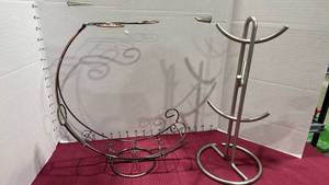 lot 2036 image: Metal display stand with mug holder