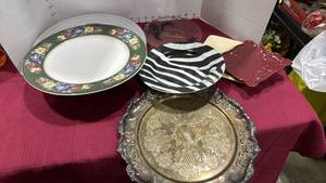 lot 2065 image: Chargers, platter and small trays