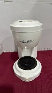lot 2097 image: Mrs Tea maker