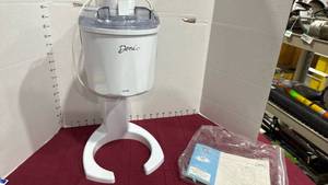 lot 2099 image: Demi Scoop Factory soft serve maker appears new
