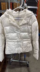 lot 2111 image: Ladies Old Navy coat size M