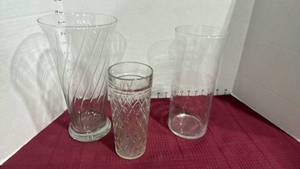 lot 2116 image: 2 glass vases and 1 plastic vase