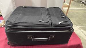 lot 2146 image: Ricardo 2 compartment luggage with back wheels