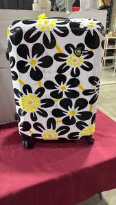 lot 2149 image: Mia Tori Ekko hard case luggage with 4 wheels