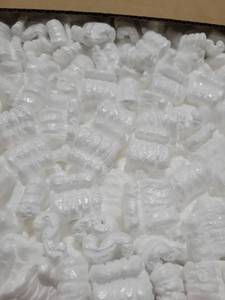 lot 1118 image: Box of Packing Peanuts Shipping Anti Static Loose Fill