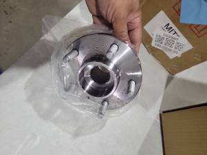 lot 1232 image: Wheel Bearing Hubs