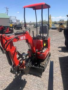 lot 8113 image: SDLANCH ME15 Mini Excavator 800KG Compact Track Digger