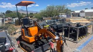 lot 11472 image: LandHonor LHR-ME10X1 Mini Excavator 13HP Track Digger