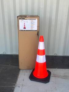 lot 11771 image: LandHonor 28 Inch Traffic Cone with Reflective Stripes
