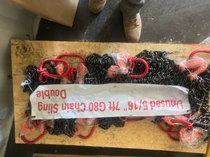 lot 13273 image: Heavy Duty Chain Sling Set 7ft G80 with Red Hooks