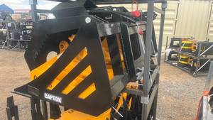lot 451 image: CAPTOK Skid Steer Hollow Wood Grabber Attachment Model HWG78