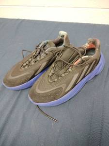 lot 53444 image: Adidas Ozelia sneakers - 6  - Retail $0