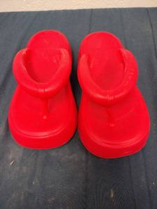 lot 59236 image: Miss Super Foam Flip Flops - Retail $0