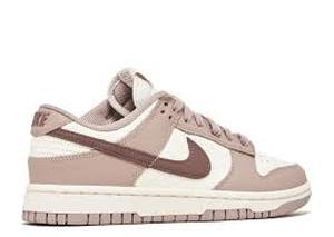 lot 53446 image: Nike Dunk Low Diffused Taupe sneakers - 8  - Retail $0