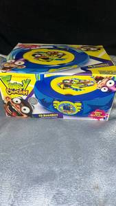 lot 19 image: Fanboy and Chum Chum CD Boombox with FMAM Radio