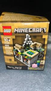 lot 22 image: Retired LEGO Minecraft Micro World The Village Set 21105