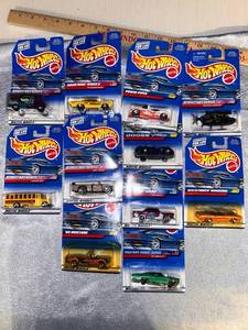 lot 29 image: Older Hot Wheels Die Cast Cars Collection Lot