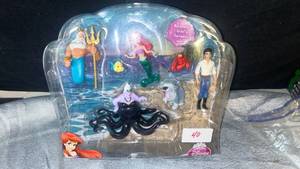 lot 40 image: Disney Little Mermaid Ariel Figurine Playset with King Triton Ursula Prince Eric