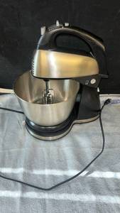 lot 48 image: Stainless Steel Stand Mixer with Bowl