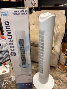 lot 53 image: Keep It Cool 32 Inch Tower Fan