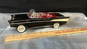 lot 93 image: 1957 Chevrolet Bel Air Convertible Die Cast Model Car